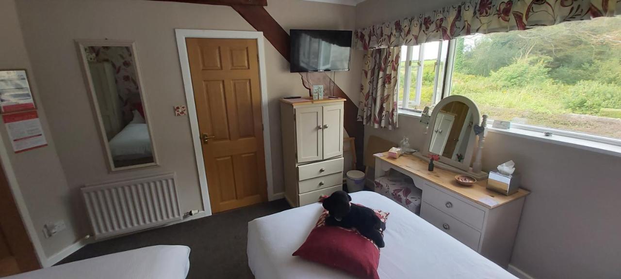 The Old School And Betty'S B&B Whitehaven Esterno foto