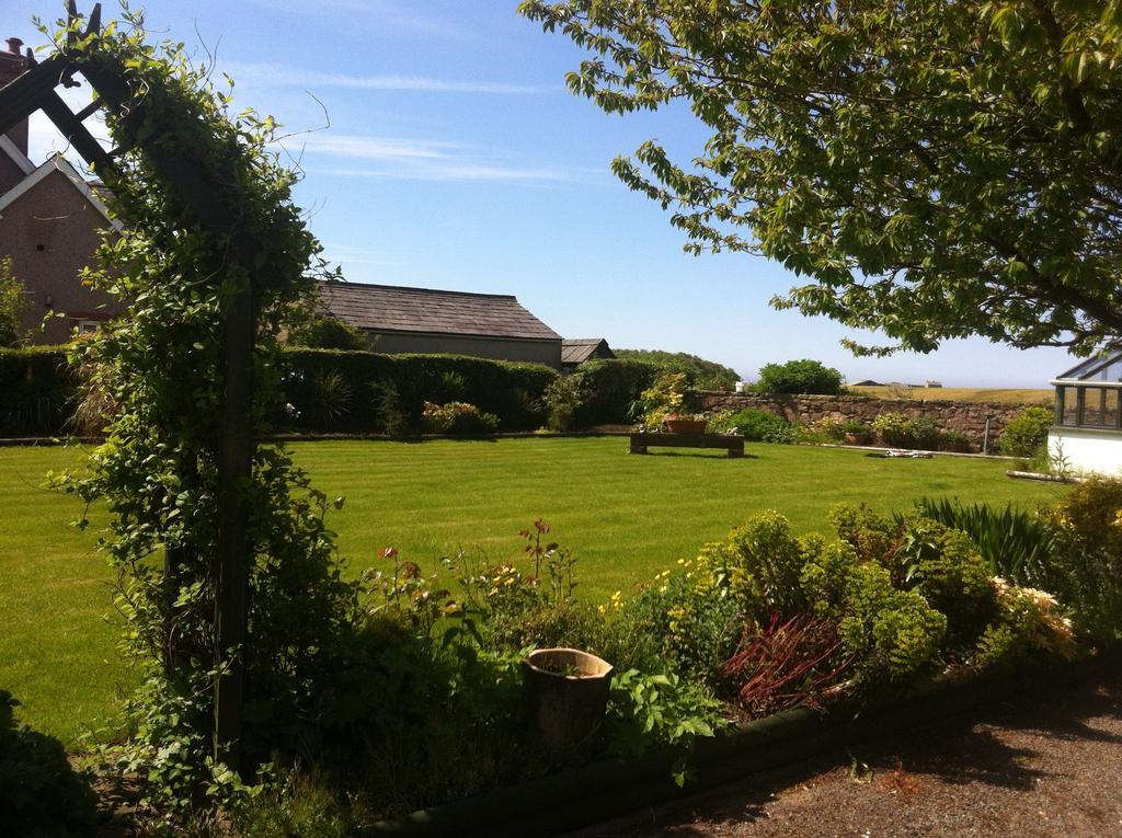 The Old School And Betty'S B&B Whitehaven Esterno foto