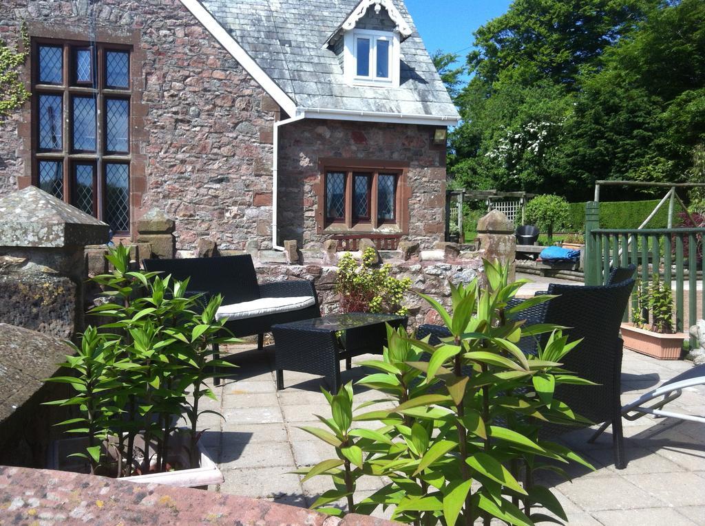 The Old School And Betty'S B&B Whitehaven Esterno foto