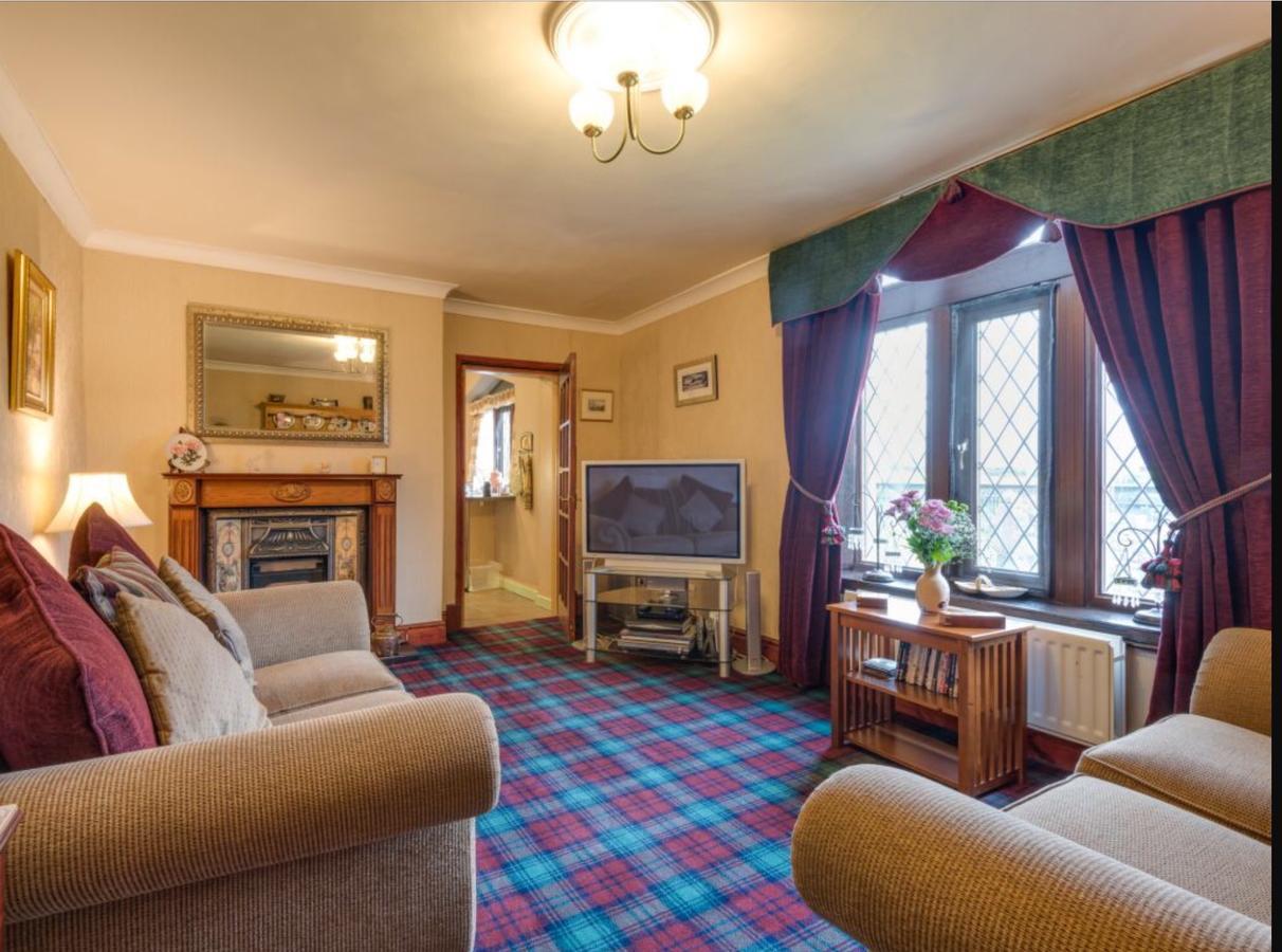 The Old School And Betty'S B&B Whitehaven Esterno foto
